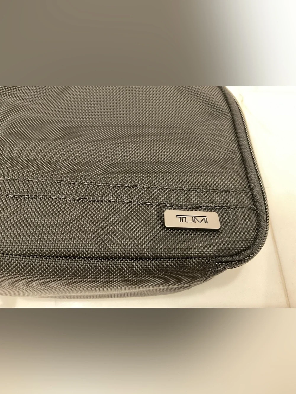 NEW TUMI Zippered CUBE TRAVEL POUCH - Cosmetic Bag - SOLID BLACK